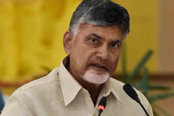 రెబెల్స్పై వెంటనే వేటు వేయండి: కేబినెట్లో చంద్రబాబు ఆదేశం