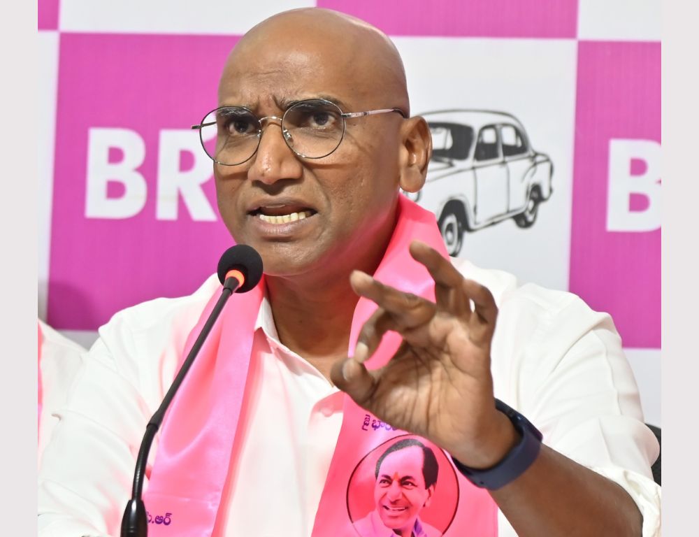 కొండా సురేఖ బేషరతుగా క్షమాపణలు చెప్పాల్సిందే: RS Praveen Kumar